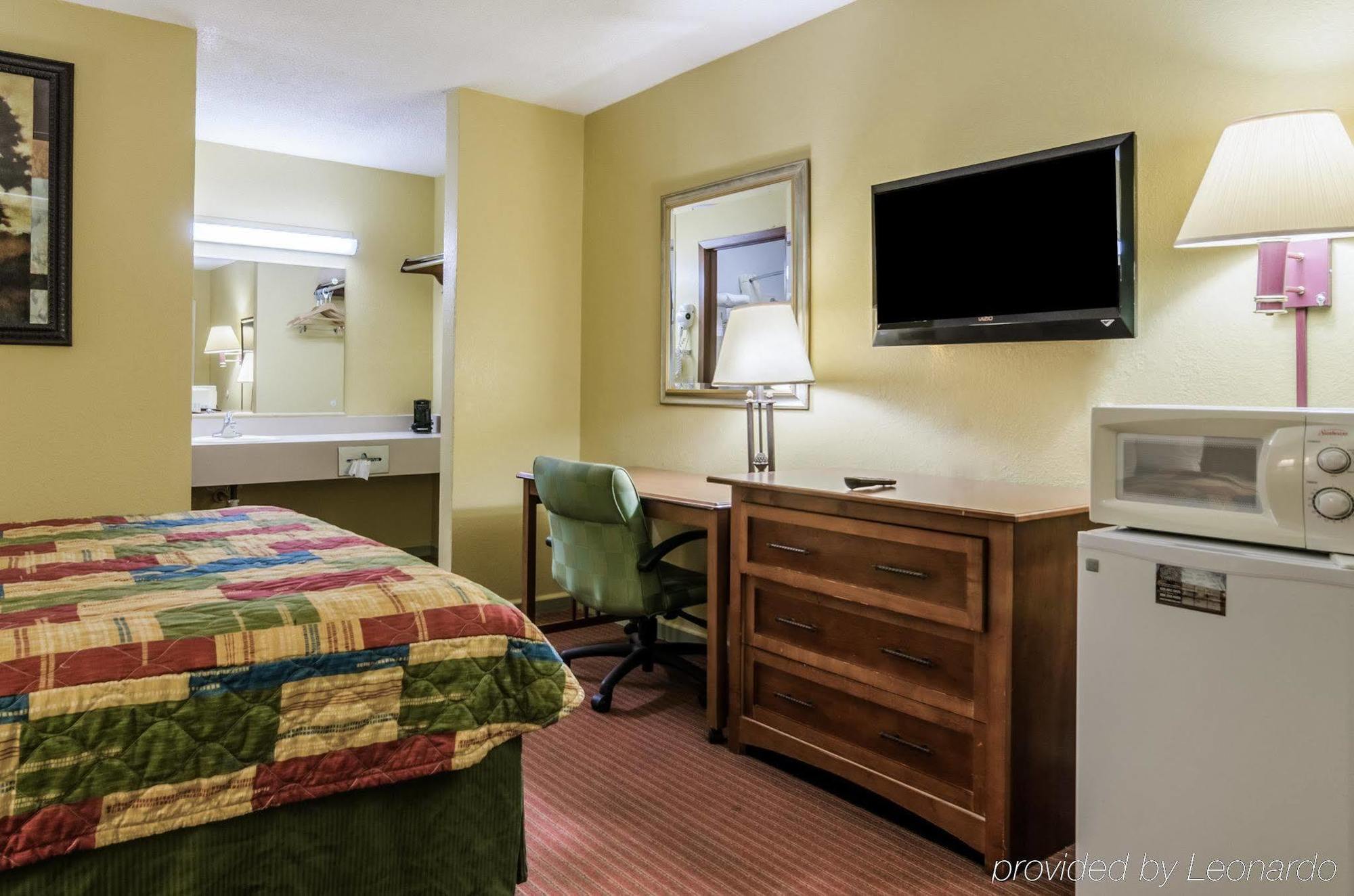 Rodeway Inn Concordia Esterno foto