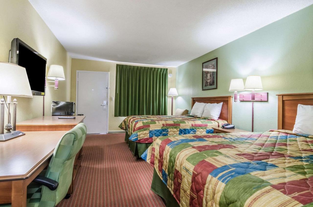 Rodeway Inn Concordia Esterno foto